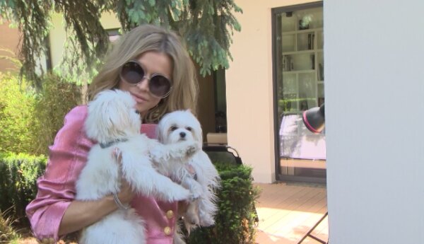 Joanna Krupa pozuje na sesji dla magazynu "VIVA!"